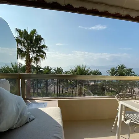 Blvd De La Croisette 82a, Cannes, La Reale