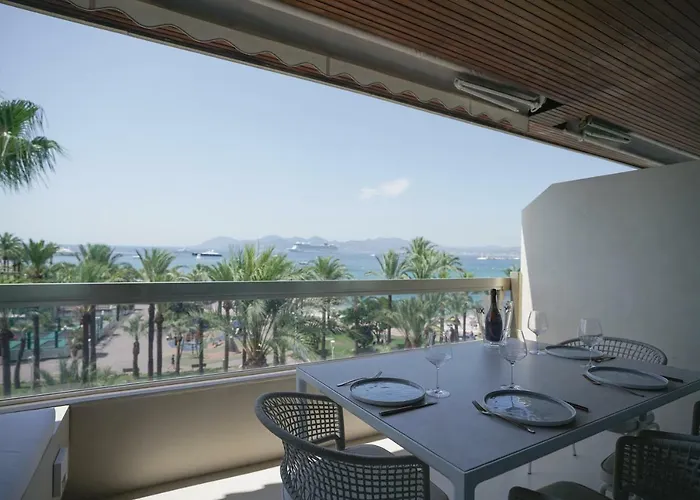Blvd De La Croisette 82a, Cannes, La Réale *