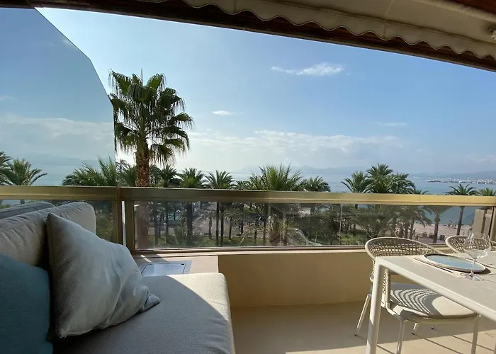 Blvd De La Croisette 82a, Cannes, La Reale